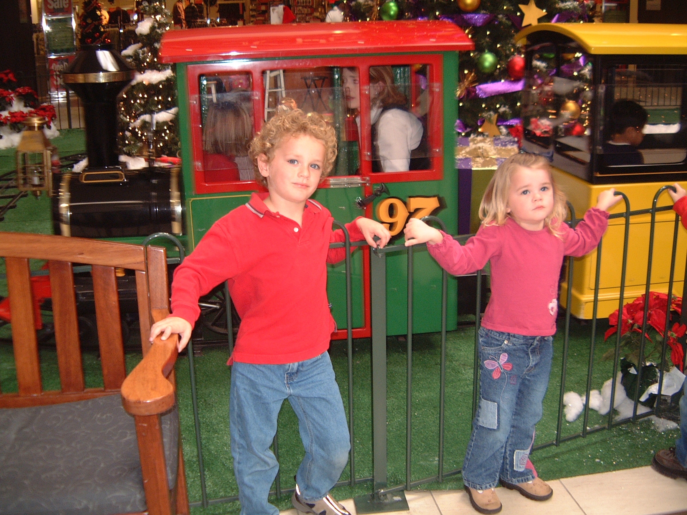 2004-12-01 Vale Kyla Mall 12.jpg